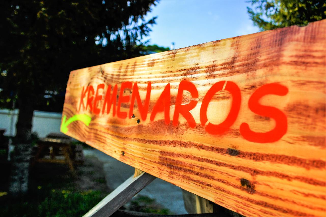 Kremenaros Hostel Ustrzyki Gorne Exterior photo