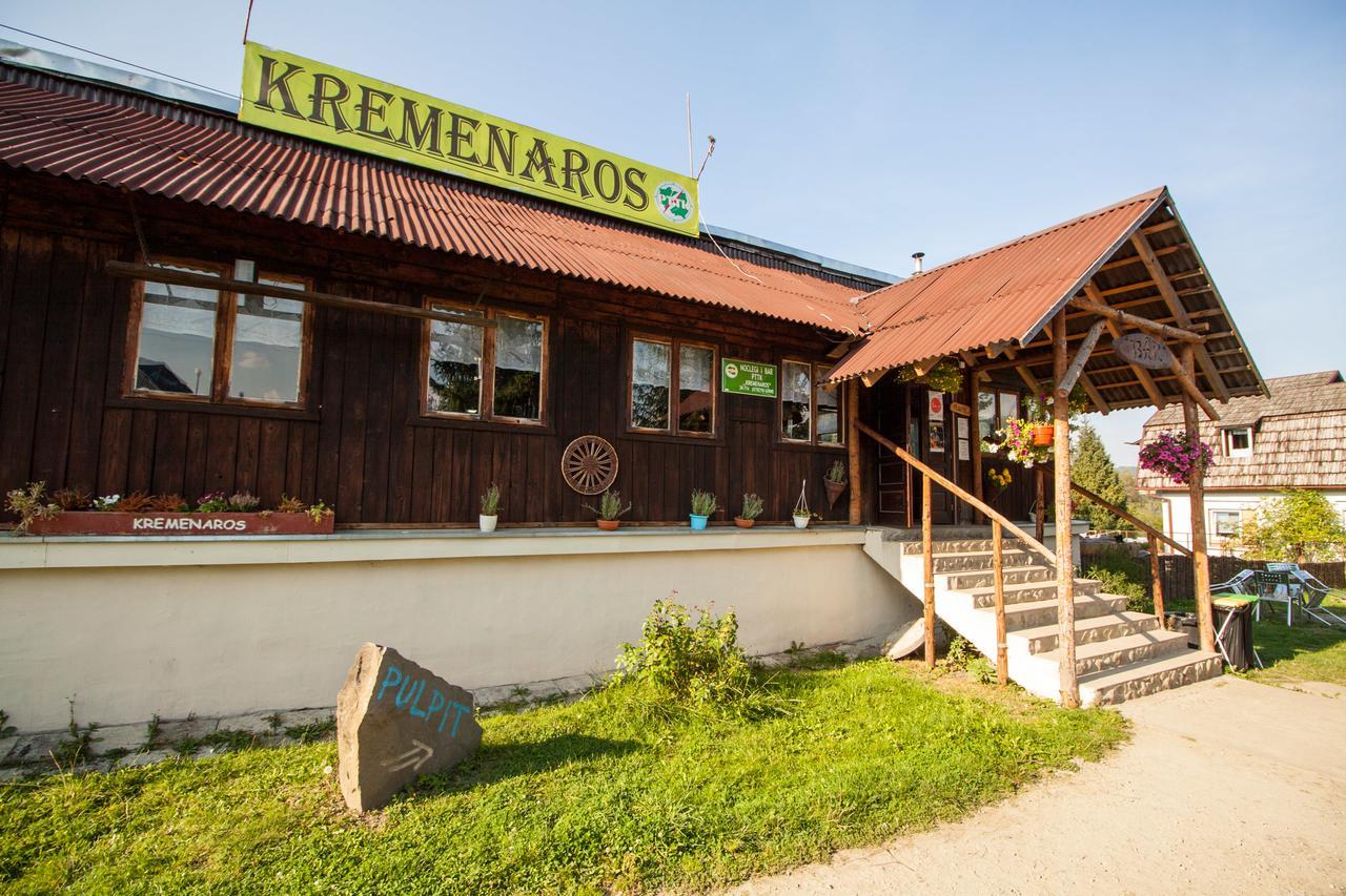 Kremenaros Hostel Ustrzyki Gorne Exterior photo