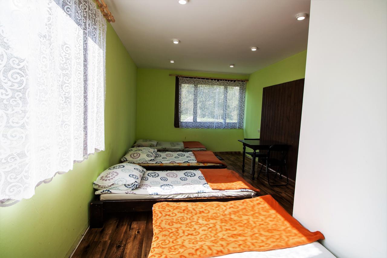 Kremenaros Hostel Ustrzyki Gorne Exterior photo